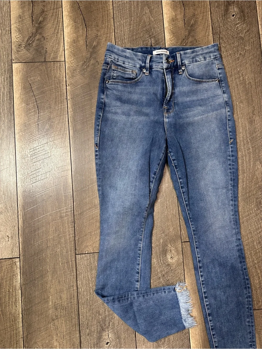 Good American Good Legs Raw Hem Ankle Skinny Jeans - Picture 5 of 8